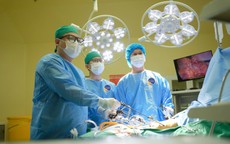 Người đàn ông 33 tuổi phải cắt bỏ thực quản vì làm 1 việc sai lầm này trong lúc say rượu