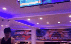 Khoảnh khắc 'đắt giá' của gia đình Đoàn Văn Hậu: Mẹ vợ 'đu trend', mẹ đẻ lặng lẽ ngồi trông cháu