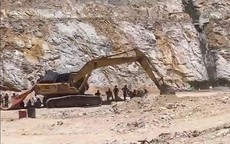 Sập cốt pha bê tông trên công trường cao tốc Quy Nhơn - Chí Thạnh, 2 người tử vong