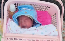 Bé sơ sinh bị bỏ rơi trước công ty, chính quyền mong người mẹ suy nghĩ lại