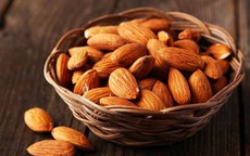 5 nhóm thực phẩm giàu canxi giúp phòng ngừa loãng xương sớm