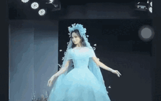 'Dâu hào môn' Hương Liên diện váy cưới gây chú ý