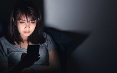Bạn thân gửi nhầm ảnh cho tôi lúc nửa đêm, ban đầu tôi bật cười, nhưng nhìn kỹ thì rùng mình toát mồ hôi