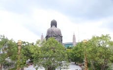 Cận cảnh đại tượng Phật bằng đồng với kích thước 'khủng' ở Ninh Bình