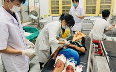 Lốc xoáy kinh hoàng ở Ninh Bình: Bệnh viện tiếp nhận 15 người cấp cứu trong đêm, 1 nạn nhân tử vong