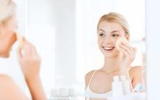 Có nên tẩy trang cho làn da dầu, mụn không?