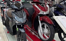 Giá xe máy Honda mới nhất giảm mạnh, SH, Vision xuống mức thấp chưa từng có, dưới cả mốc niêm yết