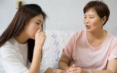 Cả một đời vất vả, nghỉ hưu rồi vẫn nặng gánh: Tôi muốn mẹ hãy... từ bỏ con cháu đi!