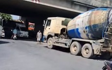 Hà Nội: Điều tra vụ nữ sinh lớp 10 bị ngã văng ra đường sau va chạm với xe bồn khiến người dân bức xúc