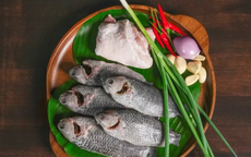 Cá rô kho tộ – ai cũng có thể kho nhưng thiếu mẹo này tay nghề giỏi mấy cũng mất ngon 