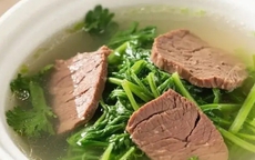 Mất ngủ do gan nóng, nên thường xuyên nấu 4 món canh này để ngủ sâu hơn