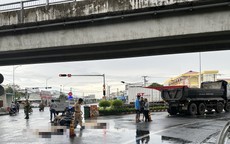 Va chạm với ô tô dưới cầu vượt, đôi vợ chồng tử vong tại chỗ