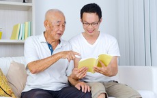 Lương hưu 14 triệu/tháng, cụ ông vẫn trả tiền khi đến nhà con ăn cơm: Dụng ý đằng sau khiến ai cũng bất ngờ