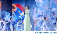 Bất ngờ với vai trò mới của Duyên Quỳnh tại đấu trường nhan sắc sinh viên