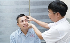 Người đàn ông 33 tuổi phải nhập viện sau khi chơi cầu lông