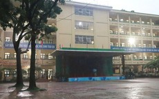 Ngập lụt khắp Hà Nội, hàng loạt trường linh hoạt bố trí bữa ăn, chỗ ngủ cho học sinh