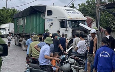 Tài xế container bị điện giật tử vong sau khi điều khiển xe đâm vào cột điện