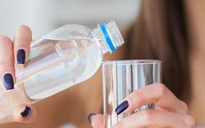Sự thật ít ai biết: Nước ấm mới là ‘bạn đồng hành’ tốt nhất khi uống thuốc