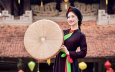 Hòa Minzy và 'Bắc Bling' lập kỷ lục tại Làn Sóng Xanh 2025