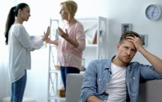 Mẹ chồng đòi 'giúp' rồi đổ bệnh: Sự thật đằng sau chiếc chìa khóa nhà riêng