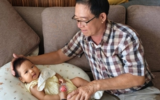 Bố chồng H'Hen Niê gây chú ý