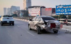 Hà Nội: Ô tô con gây tai nạn liên hoàn khiến 1 người tử vong lúc sáng sớm