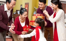 Khi chọn quà biếu Tết còn 'áp lực' hơn chạy deadline