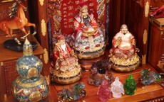 Cách tắm cho tượng ông Thần tài - ông Địa chuẩn nhất bạn nên biết để đón Tết được hanh thông