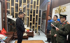 Lật tẩy thủ đoạn tinh vi của đường dây biến mỹ phẩm giả thành 'hàng xách tay' giá rẻ