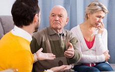 Về già mới hiểu: Gia đình có phúc hay không, đôi khi lại do người con 'kém nổi bật' nhất quyết định
