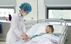 Chủ quan với vết thương do chuột cắn, thanh niên 16 tuổi mắc bệnh nhiễm trùng toàn thân hiếm gặp