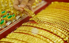 Đầu năm có nên mua vàng không?