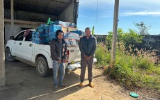 Bắt quả tang xe ô tô bán tải vận chuyển hơn 2 tấn pháo lậu