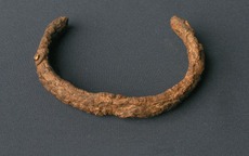 Phát hiện kim loại lạ đến từ bên ngoài hành tinh bên trong kho báu 3.000 năm tuổi