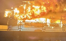 Xe giường nằm bốc cháy trên cao tốc, một hành khách tử vong