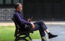 Tuổi già hạnh phúc của người đàn ông bán rau từng hai lần nhặt trẻ bị bỏ rơi bên thùng rác