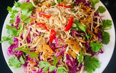 Loại rau đang vào mùa chợ Việt cực sẵn, giá rẻ mà chế biến được nhiều món tốt cho xương khớp, “hút mỡ tốt” và làm chậm lão hóa