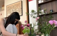 Bố tôi bỏ mẹ sau 10 năm ngoại tình, ngày tôi lấy chồng ông mang 50 triệu về nhưng điều ông xin mới khiến tôi khó xử