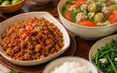 Trời nắng lười đi chợ, tôi lục tủ lạnh nấu đúng 2 món mà bố chồng tấm tắc khen ngon