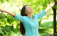 3 biện pháp tự nhiên giúp bảo vệ xương khớp cho phụ nữ tuổi mãn kinh
