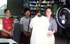 Chợ truyền thống vắng khách, tiểu thương lên mạng tìm người mua