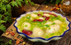 Món canh với cách nấu khác lạ, vừa đơn giản nhưng ngọt ngon vô cùng