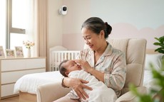 Lên thành phố trông cháu nội, tôi ngậm ngùi trở về quê vì chiếc camera phòng ngủ