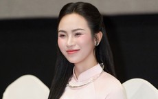 Tuổi 22 của Quán quân Đặng Ngọc Anh: Vay tiền bố mẹ và cô giáo làm album, MV thính phòng đầu tay