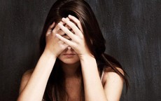 Nữ sinh 15 tuổi trầm cảm, loạn thần sau gần 2 năm bị bạn bè bắt nạt
