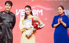 Cẩm Ly bất ngờ nhận tin vui ở tuổi trung niên