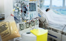 Viêm tụy cấp sau trận nhậu tất niên: Người đàn ông 48 tuổi nguy kịch vì suy thận cấp, mỡ máu tăng vọt