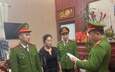 Tạm giữ hình sự người phụ nữ 47 tuổi thu tiền đỗ xe trái phép trên đường vào đền Bà chúa Then