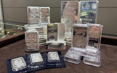 Giá bạc hôm nay (24/2): Thị trường trong nước biến động mạnh, biên độ tăng 1,2 triệu đồng/kg