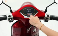 Trải nghiệm xe máy điện giá 19 triệu đồng ở Việt Nam đẹp cổ điển tựa Vespa, động cơ 1.600W, đi 95 km/lần sạc, rẻ hơn Vision, chỉ như xe số Wave Alpha